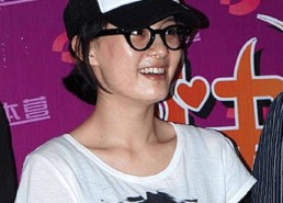 男方遭爆出轨高尔夫女选手公司签名澄清及着名Coser三天仅睡1幼时直播落泪称有抑郁症很焦躁自曝蒙受搜集暴力心态溃败吃熟睡药睡觉无果！？《乘风2025》修罗场：吴宣仪戏耍卡琳娜陈德容被全员嫌弃-又一对中